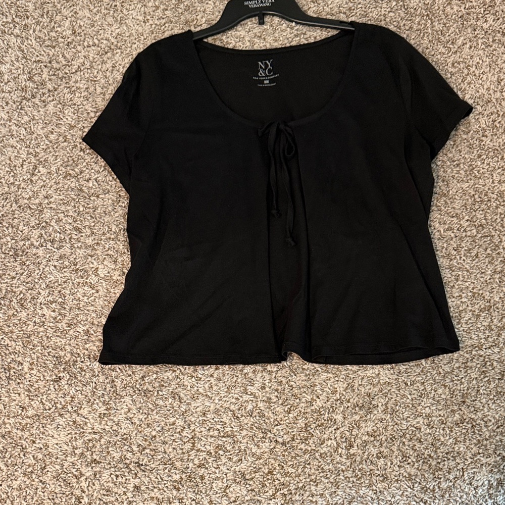 New York & Company Black Short Sleeve Top